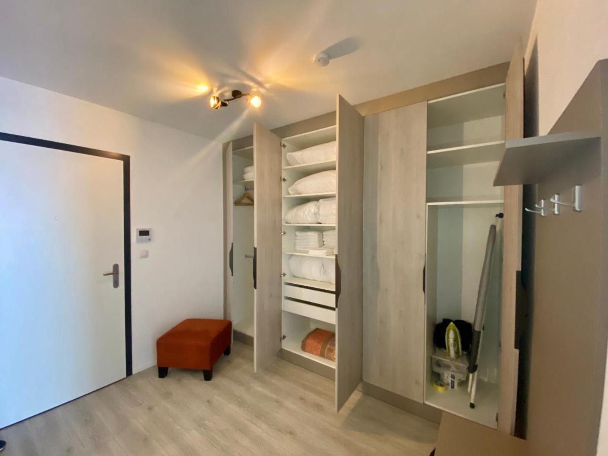 Seven days Smíchov Appartement Praag Buitenkant foto